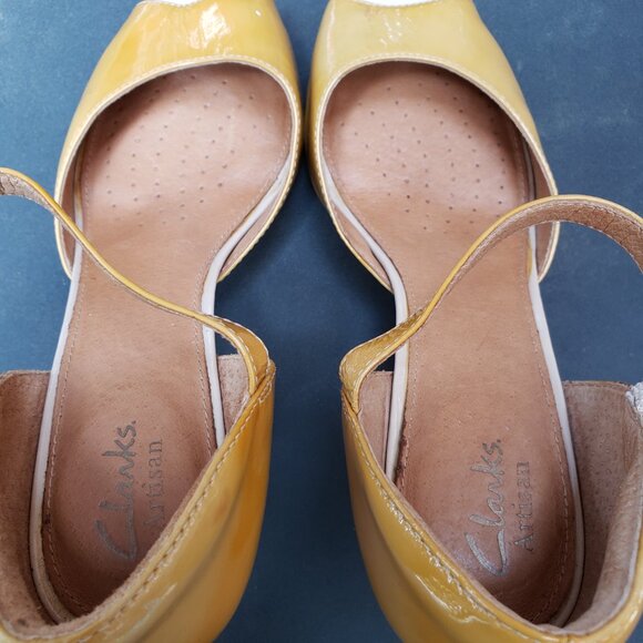EUC CLARKS ARTISAN premium leather heel ankle strap (9) in tangy mustard - Picture 6 of 8